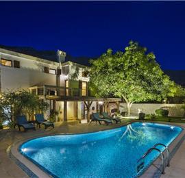 5 bedroom bayside villa with pool near Kotor, sleeps 12
